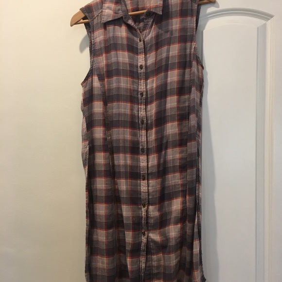 Long, sleeveless plaid shirt, slits on each side - Picture 3 of 3